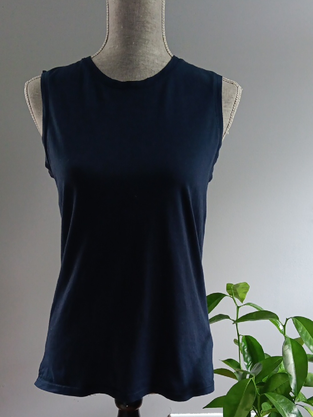 Everlane Navy Sleeveless Muscle Top T-shirt - Size S